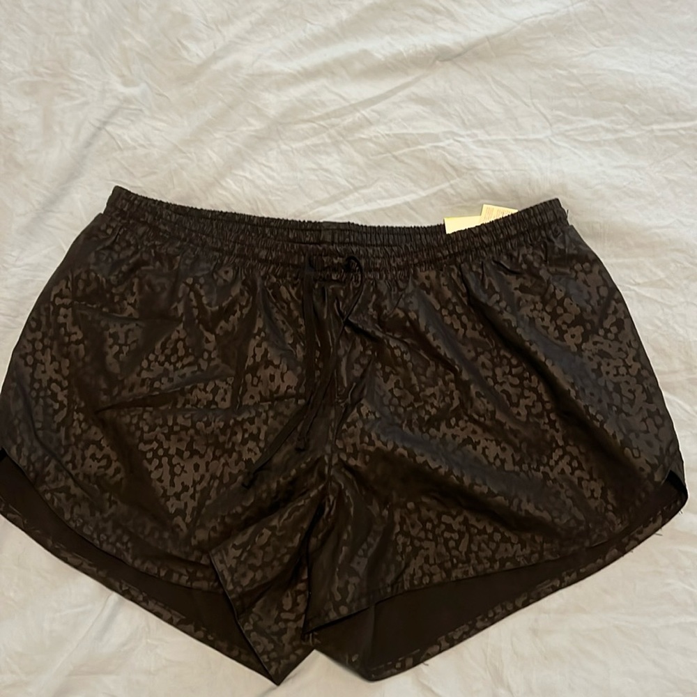 Leopard short